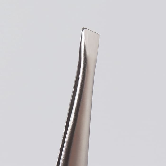 Пинцет для бровей и ресниц, со скошенным краем, узкий, 9 см