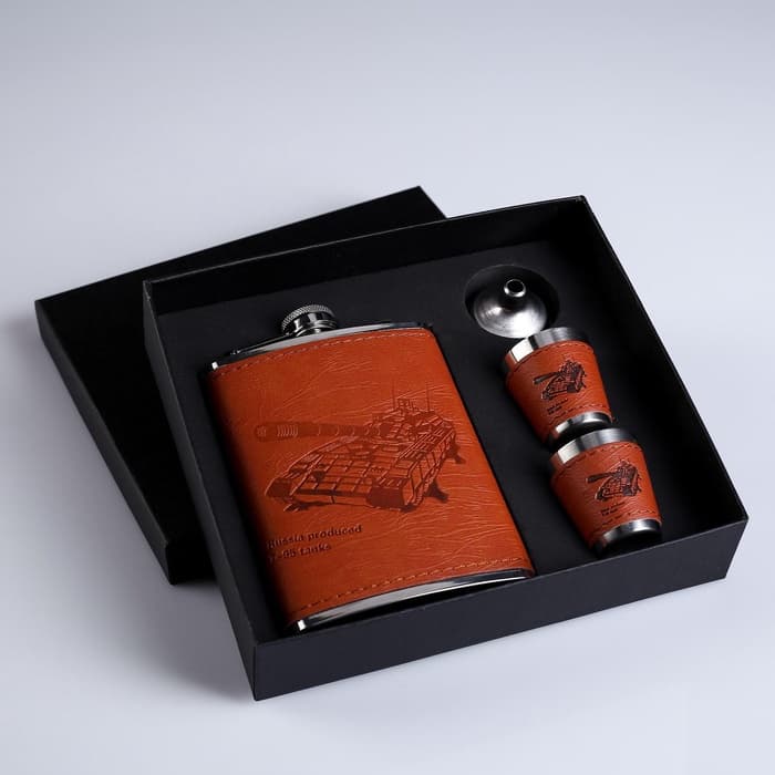 Подарочный набор «Танк» : фляжка 240 мл, 2 стопки, воронка