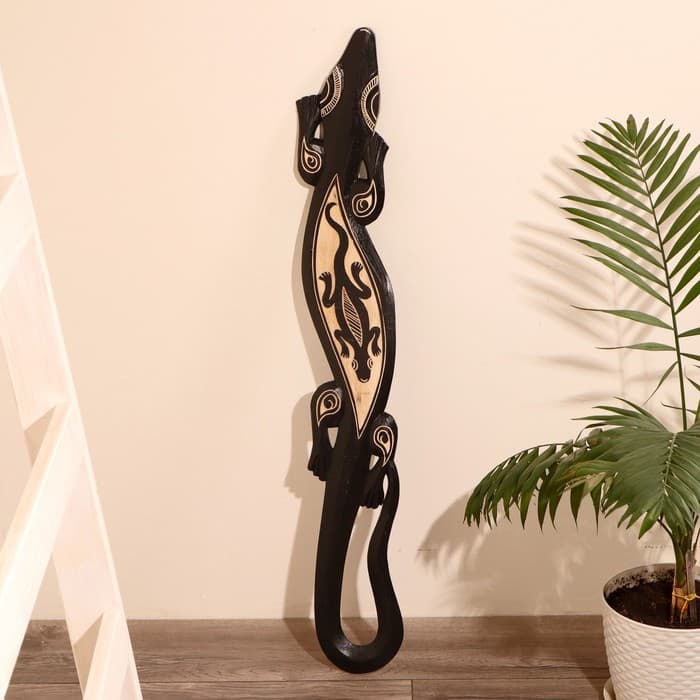 Панно настенное «Геккон на гекконе», 1.5×15×100 см, дерево