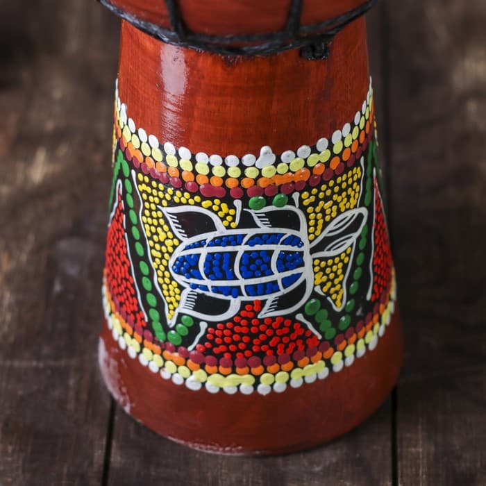 Сувенирный музыкальный инструмент «Барабан Джембе ящерица», 14×14×30 см, МИКС