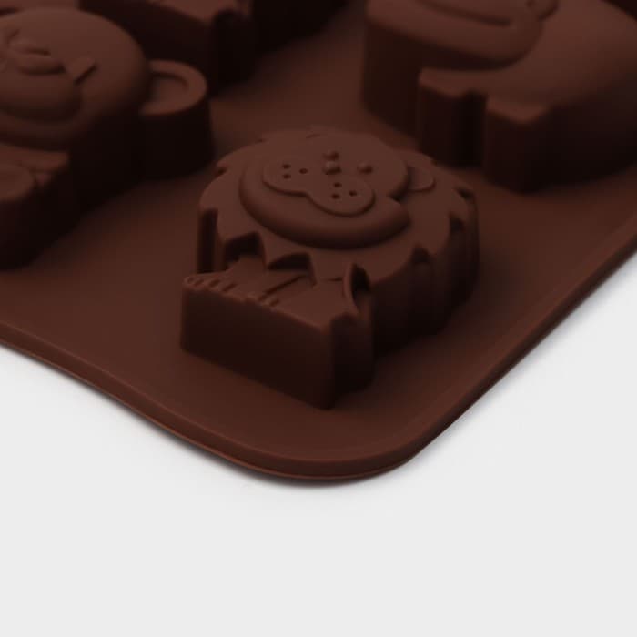 Форма для украшений Доляна «Зоопарк», силикон, 21×10.5 см, 8 ячеек (3.9×3.5 см), коричневая