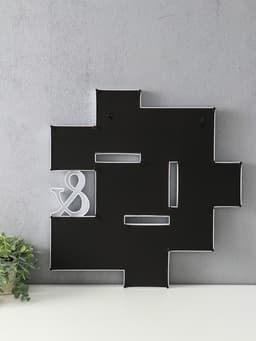 Фоторамка - коллаж на 8 фото 10×10 см, 10×15 см, 13×18 см «Значок», белая, 50.5×51.5×2 см