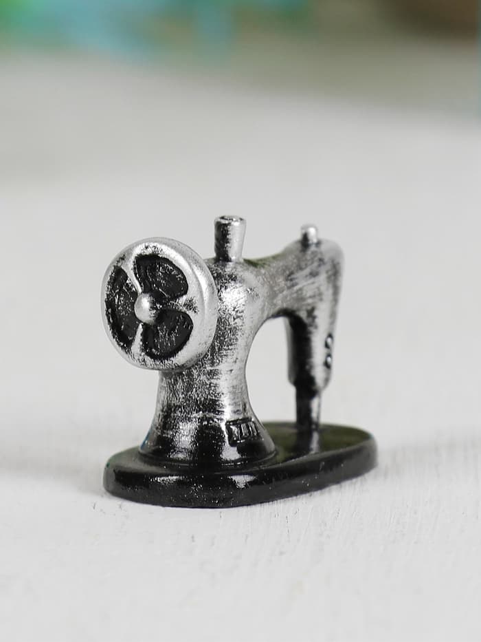 Миниатюра кукольная «Швейная машинка», набор 2 шт., размер 1 шт.: 2.5×1.6×1.7 см