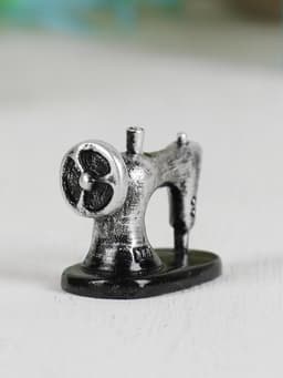 Миниатюра кукольная «Швейная машинка», набор 2 шт., размер 1 шт.: 2.5×1.6×1.7 см