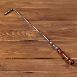 Кочерга узбекская с деревянной ручкой «Фигурная», рабочая длина - 45 см, ширина - 12 мм, толщина - 2.5 мм, с узором