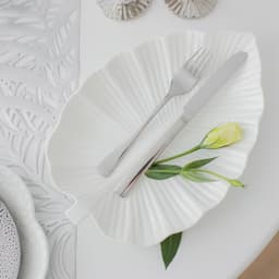 Блюдо Magistro «Лист Бланш», 31×22×3.5 см, фарфор, белое