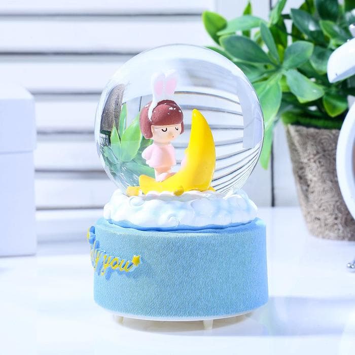Снежный шар стеклянный «Малышка на месяце», музыкальный, световой, 12×8.5×8.5 см, МИКС