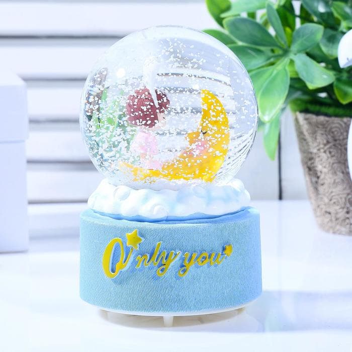 Снежный шар стеклянный «Малышка на месяце», музыкальный, световой, 12×8.5×8.5 см, МИКС