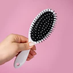 Расчёска массажная, 7×22 см, белая