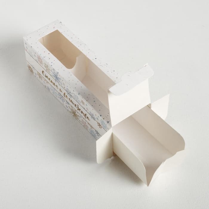 Коробочка для макарун новогодняя «Снежинки», 18×5.5×5.5 см