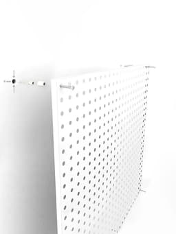 Настенная перфорированная панель ДСП односторонняя 60×0.6×180 см, шаг 2.5 см, белая