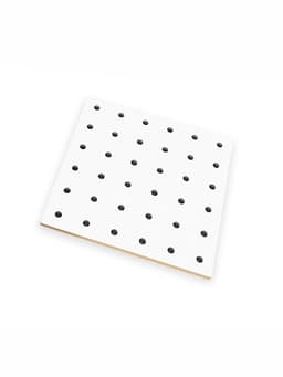 Настенная перфорированная панель ДСП односторонняя 60×0.6×180 см, шаг 2.5 см, белая