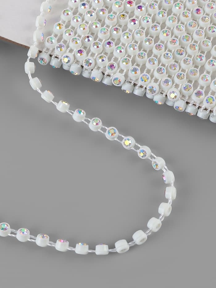 Стразы на нитях, с голографией, 3 мм, 9±1 м, белые