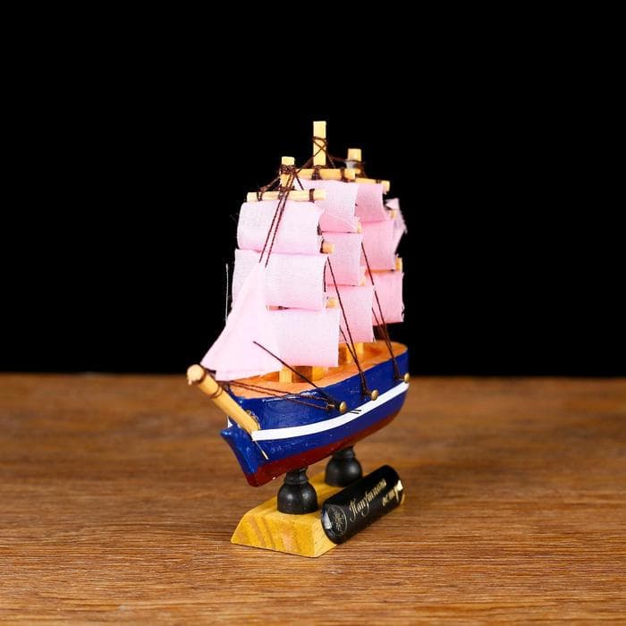 Сувенирная модель корабля «Мискатоник», 3×10×10 см