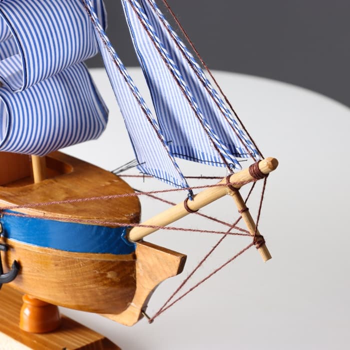 Сувенирная модель корабля «Эрна», 40×7.5×38 см