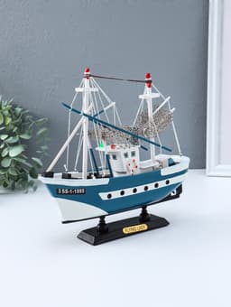 Сувенирная модель корабля «Ида», голубые борта, сетка
