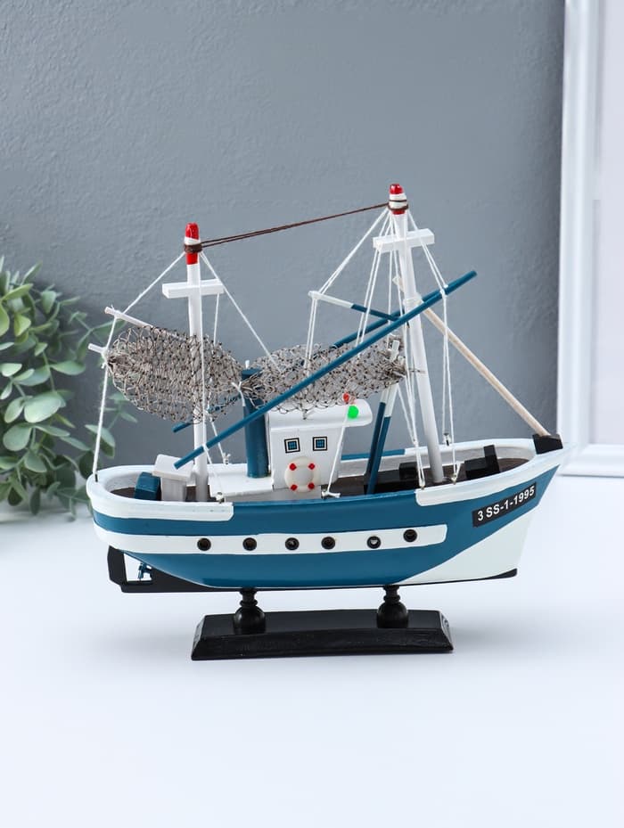 Сувенирная модель корабля «Ида», голубые борта, сетка