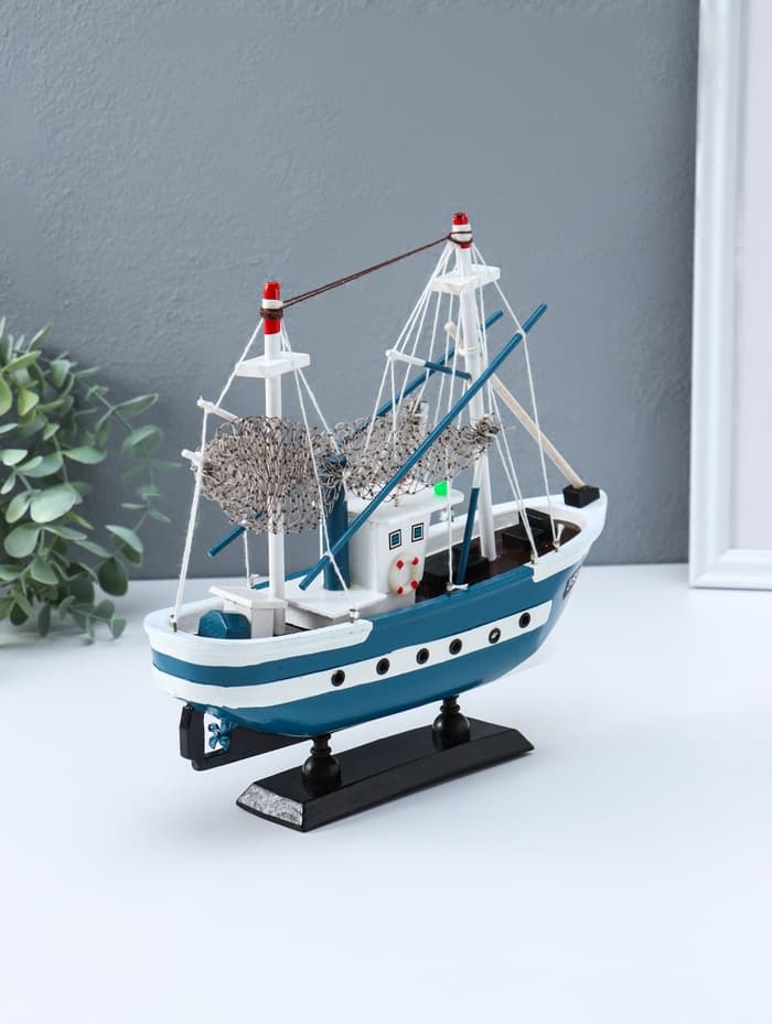 Сувенирная модель корабля «Ида», голубые борта, сетка