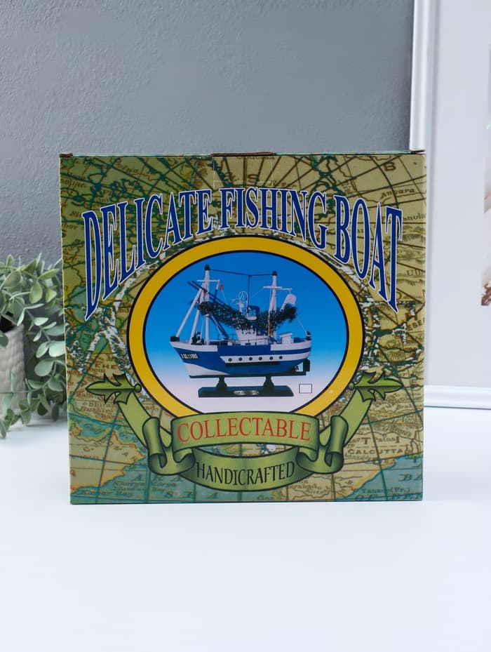 Сувенирная модель корабля «Ида», голубые борта, сетка