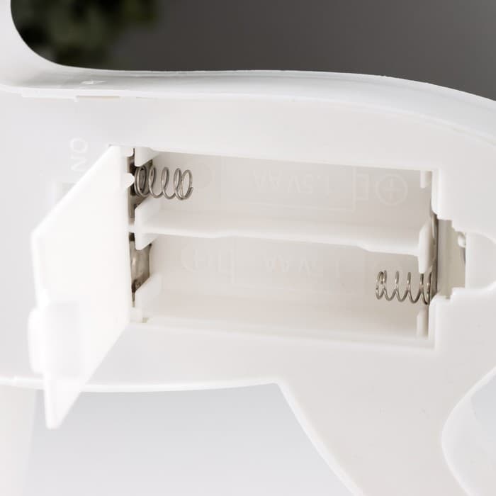 Фигурка световая RISALUX «Олененок», ночник, 8×LED, батарейки 2×АА, белый, 18.5×3.5×25 см
