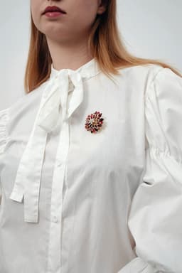 Брошь «Цветок Хризантемы», красная в золоте