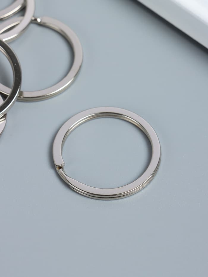 Основа для брелока кольцо плоское металл серебро 3×3 см, набор 20 шт.