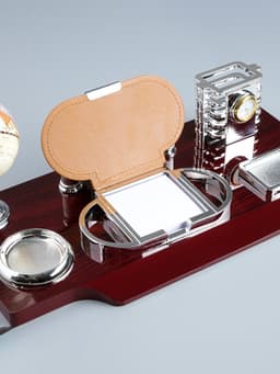 Набор настольный, органайзер 7 в 1, часы, лок для бумаги, визитница, глобус, подставка для печати, карандашница, 40×20×17, МИКС