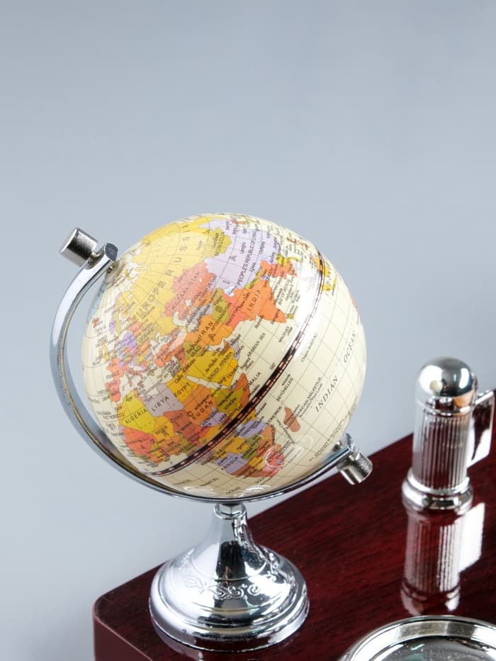 Набор настольный, органайзер 7 в 1, часы, лок для бумаги, визитница, глобус, подставка для печати, карандашница, 40×20×17, МИКС