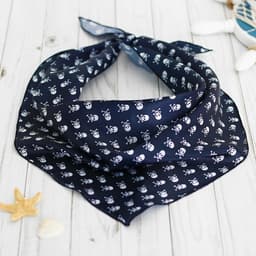 Бандана чёрная с черепами, р. 85×44 см