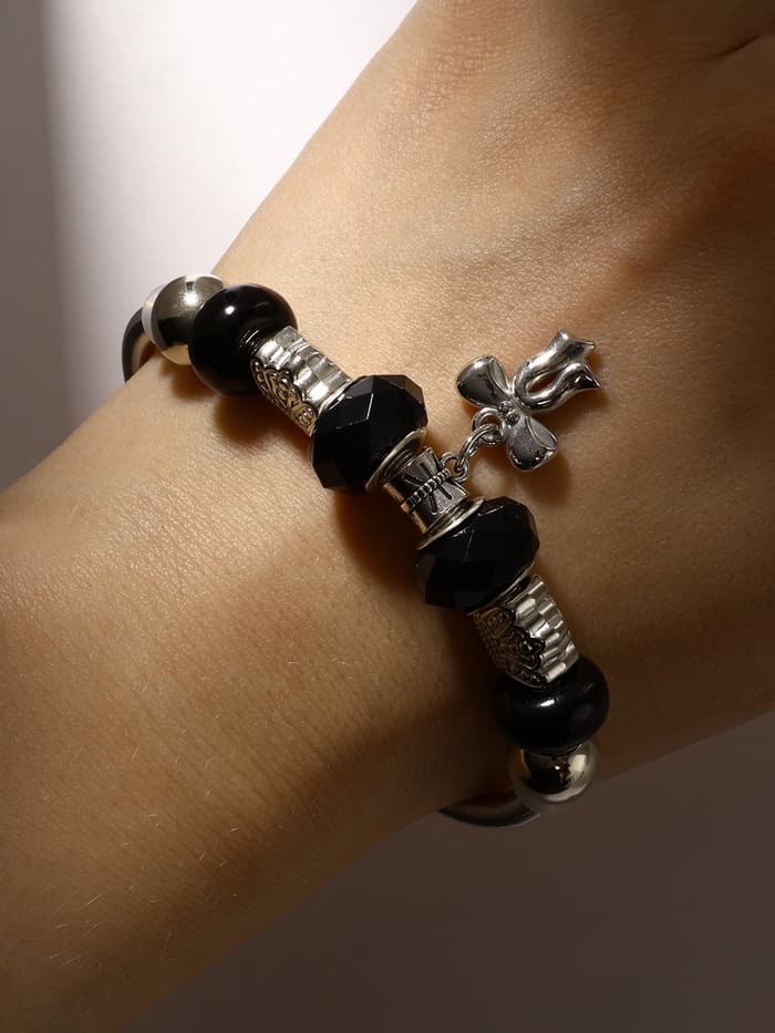 Браслет с шармами «Марджери. Бант», d=6.5 см, чёрный в серебре