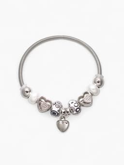 Браслет с шармами «Марджери. Сердце и жемчуг», d=6.5 см, чёрный, белый в серебре
