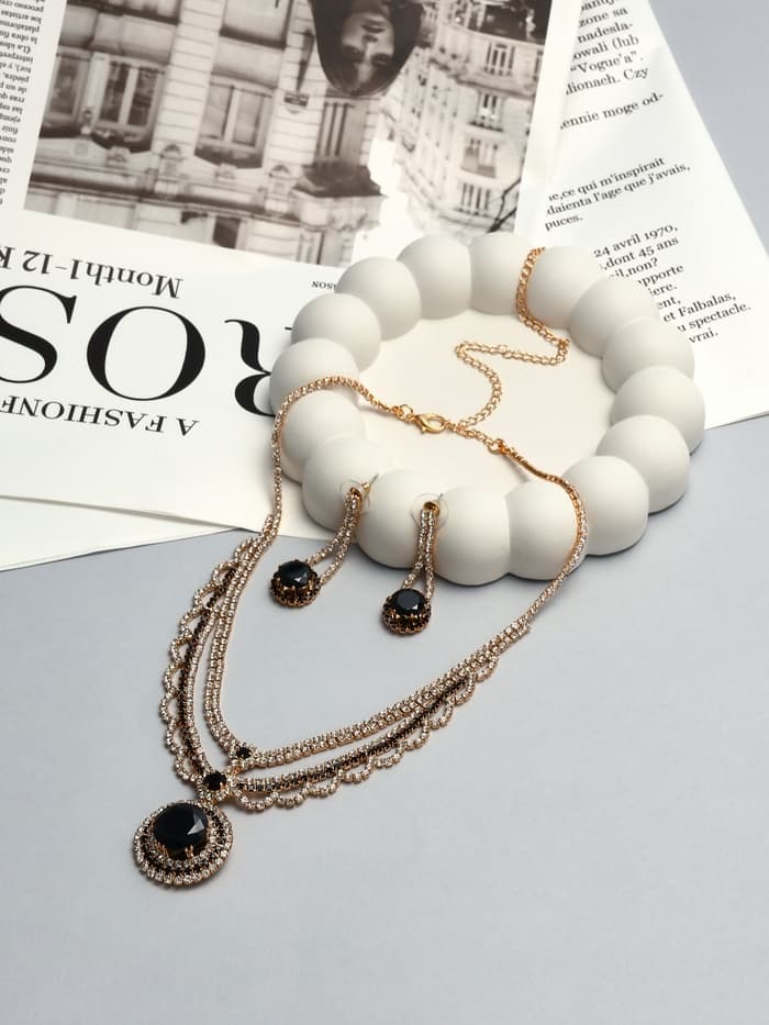 Набор 2 предмета: серьги, колье «Феникс» круг, цвет бело-чёрный в золоте, 35 см