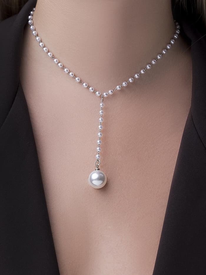 Колье с жемчугом «Олимпия», белое в серебре, 32 см
