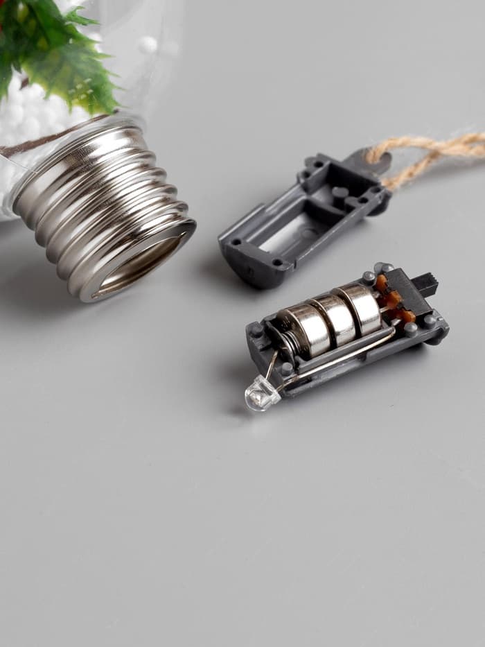 Ёлочный шар «Ягоды», 1 LED, от батареек, свечение тёплое белое