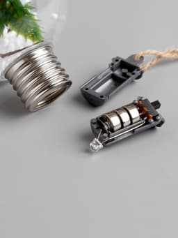 Ёлочный шар «Ягоды», 1 LED, от батареек, свечение тёплое белое