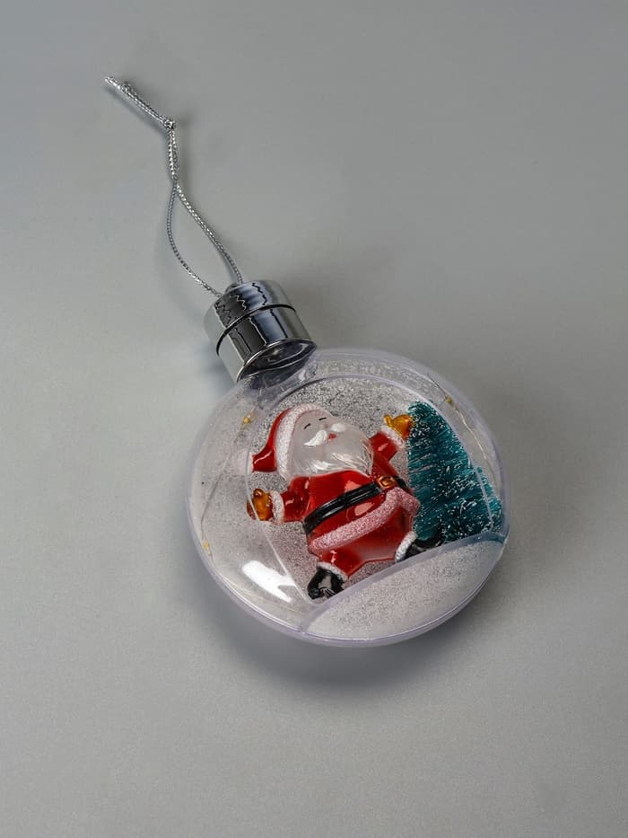 Ёлочный шар «Дед Мороз», 5 LED, от батареек, свечение тёплое белое