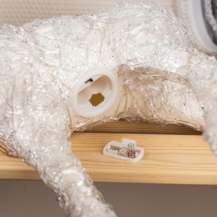 Светодиодная фигура «Олень» 30×46×15 см, акрил, от батареек ААх2, свечение тёплое белое