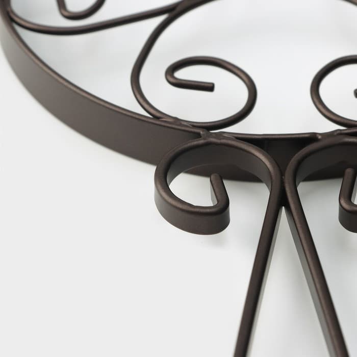 Подставка под горячее на ножках с ручкой Доляна «Сердца», 25.5×16.3 см, коричневая