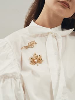 Брошь «Ветвь» с жемчужиной, цвет белый в золоте