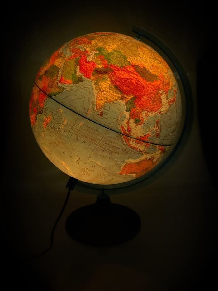 Интерактивный глобус физико-политический, диаметр 320 мм, с подсветкой