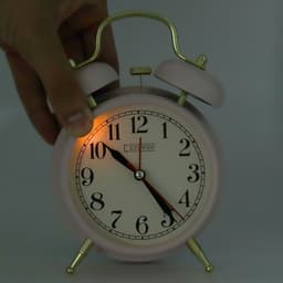 Будильник «Пеннант», дискретный ход, d=9 см, 17×11 см, от батарейки АА, розовый