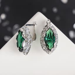 Серьги со стразами «Эдель», эллипс ажурный, цвет изумрудный в серебре