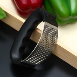 Пресс для чеснока Magistro «Велес», 11×7×5 см, чёрный