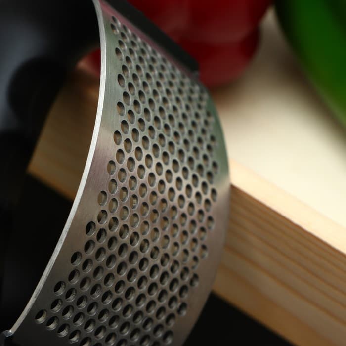 Пресс для чеснока Magistro «Велес», 11×7×5 см, чёрный