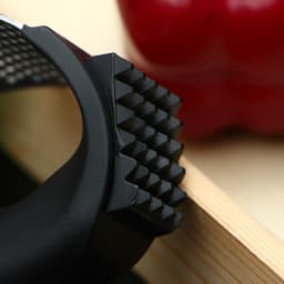 Пресс для чеснока Magistro «Велес», 11×7×5 см, чёрный