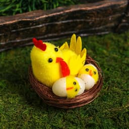 Фигурка пасхальная «Петушок с цыплятами в гнезде», 7×7×7 см