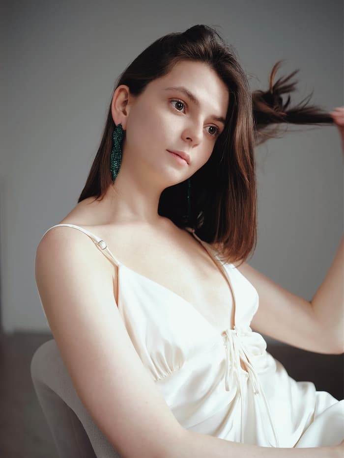 Серьги висячие со стразами «Маскарад», икс, зелёные, 9 см