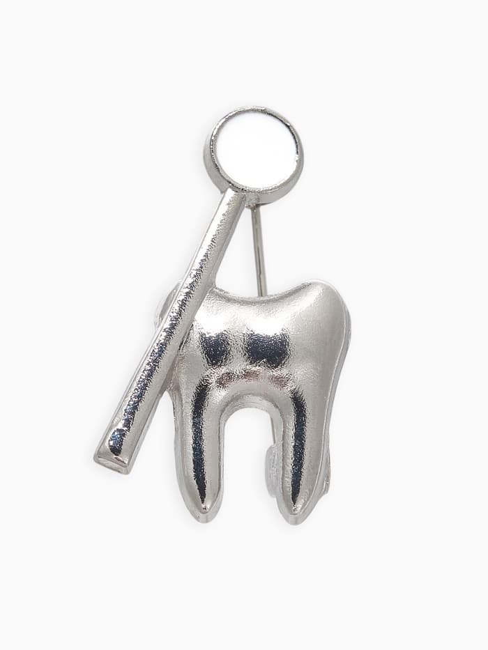 Брошь «Зуб с зеркалом», белая в серебре