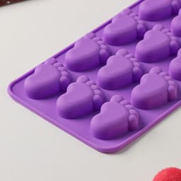 Форма для конфет и шоколада Доляна «Следопыт», силикон, 22×10×1.8 см, 15 ячеек (3.6×2.7 см), МИКС