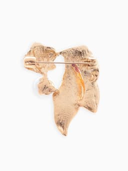 Брошь «Золотая рыбка с жемчужиной», разноцветная в золоте